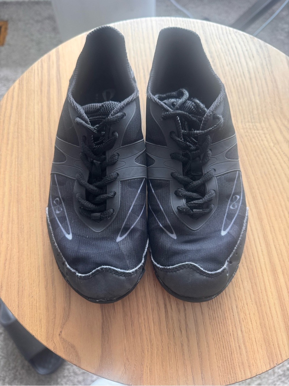 Men's Black Athletic Sneakers - Classic Low-Top Performance